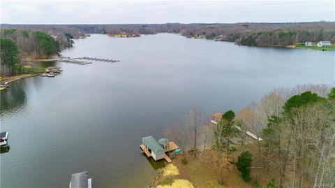 707 Point Dr, Bumpass, VA 23024 photo 5