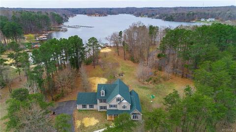 707 Point Dr, Bumpass, VA 23024 photo 4