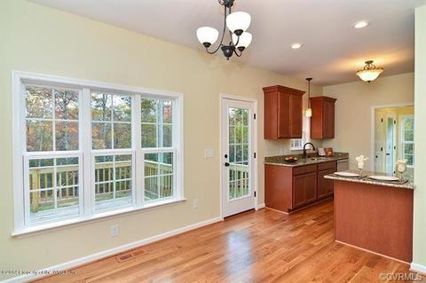 1921 S Waterside Dr, Lanexa, VA 23089 photo 8