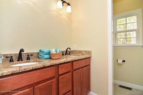 1921 S Waterside Dr, Lanexa, VA 23089 photo 17