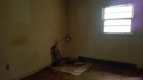 906 Greys Point Rd, Topping, VA 23169 photo 15