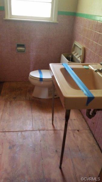 906 Greys Point Rd, Topping, VA 23169 photo 16