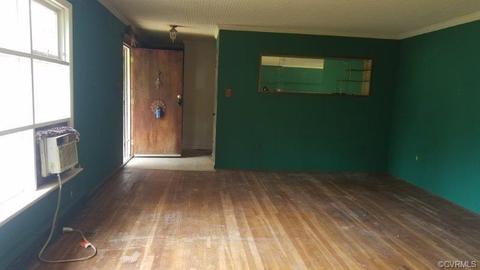 906 Greys Point Rd, Topping, VA 23169 photo 13