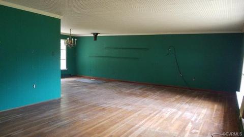 906 Greys Point Rd, Topping, VA 23169 photo 11