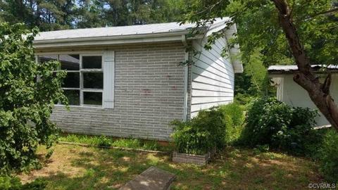 906 Greys Point Rd, Topping, VA 23169 photo 8