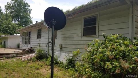 906 Greys Point Rd, Topping, VA 23169 photo 10