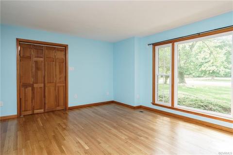 1320 Riverview Dr, West Point, VA 23181 photo 6
