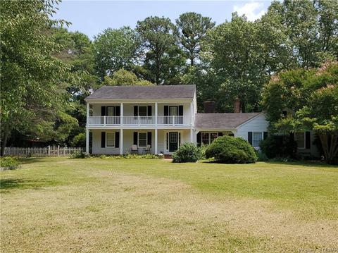 1801 Holly View Dr, Gloucester Point, VA 23062 photo 1
