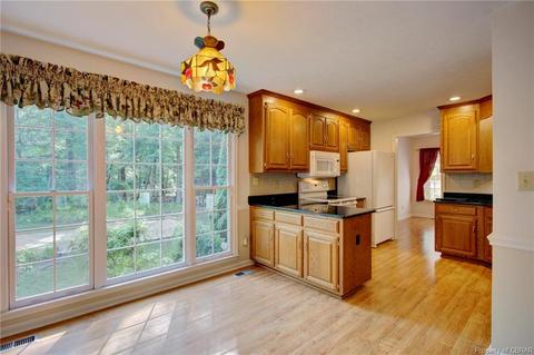 7135 Clements Ave, Gloucester, VA 23061 photo 14
