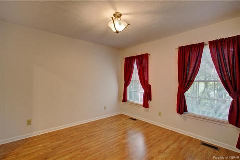 7135 Clements Ave, Gloucester, VA 23061 photo 9