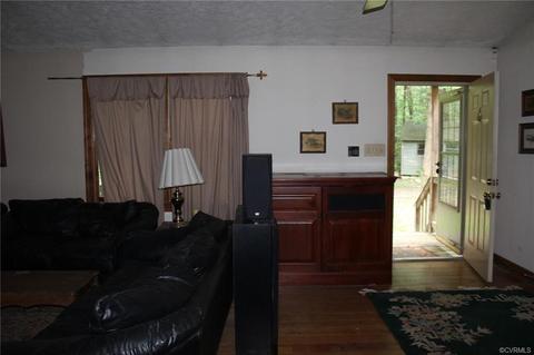 209 Johnsons Mill Ln, Bumpass, VA 23024 photo 6