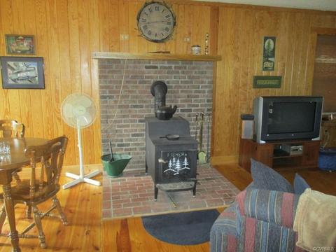 4466 Five Forks Rd, Pamplin, VA 23958 photo 4