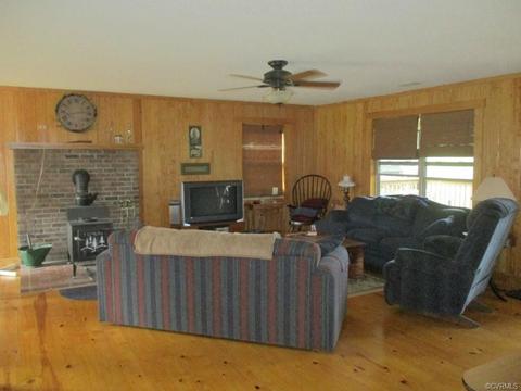 4466 Five Forks Rd, Pamplin, VA 23958 photo 3