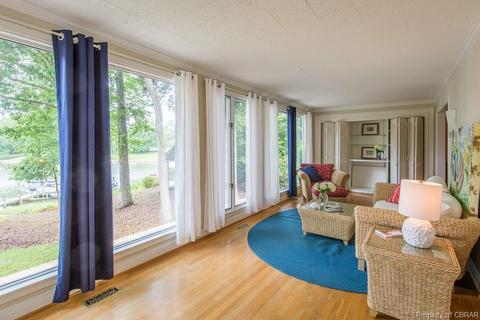110 The Grn, Weems, VA 22576 photo 5