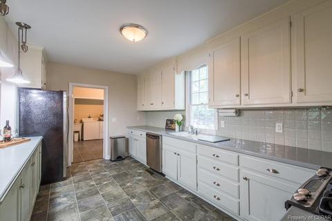 110 The Grn, Weems, VA 22576 photo 19