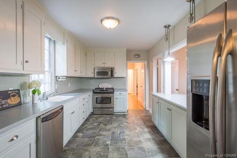 110 The Grn, Weems, VA 22576 photo 16