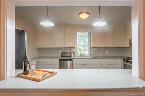 110 The Grn, Weems, VA 22576 photo 18