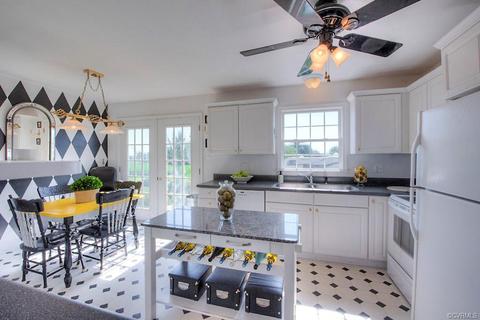 15563 Greentree Rd, Carson, VA 23830 photo 2