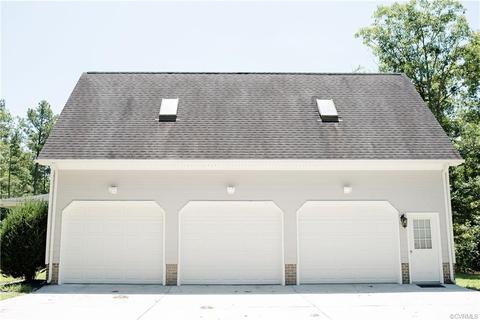 21751 Oak Hill Ct, Carson, VA 23830 photo 3