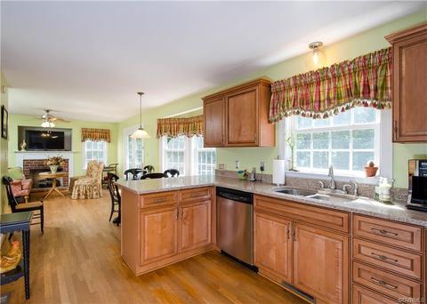 239 Rivers Bend Ln, Bumpass, VA 23024 photo 11
