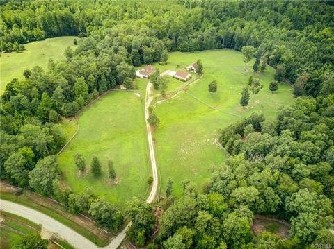 9930 Buckskin Trl, Gloucester, VA 23061 photo 2