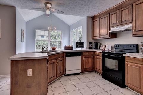 210 Bruton Dr, Williamsburg, VA 23185 photo 9