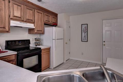 210 Bruton Dr, Williamsburg, VA 23185 photo 8