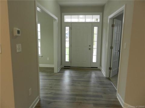 7844 Patriots Way E, Gloucester, VA 23061 photo 2