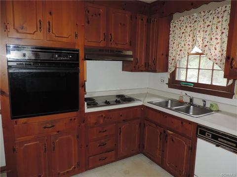 11916 Deerhurst Dr, Midlothian, VA 23113 photo 6