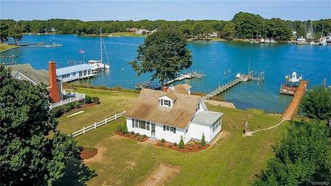 111 John E Wright Dr, Deltaville, VA 23043 photo 2