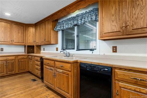 7 Boykin Ln, Hampton, VA 23666 photo 3