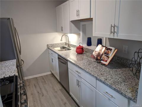 11821 N Briar Patch Dr, Midlothian, VA 23113 photo 5