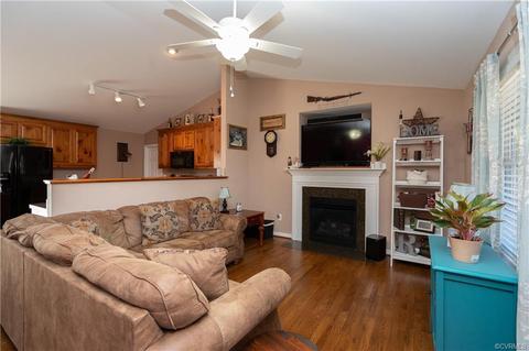 310 Dylan Dr, Aylett, VA 23009 photo 4