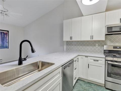11809 S Briar Patch Dr, Midlothian, VA 23113 photo 6