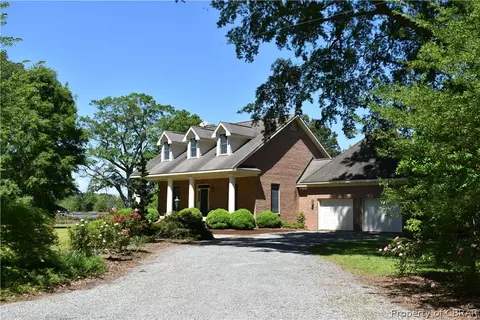 8771 Waverley Ln, Gloucester, VA 23061 photo 4
