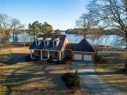8771 Waverley Ln, Gloucester, VA 23061 photo 1