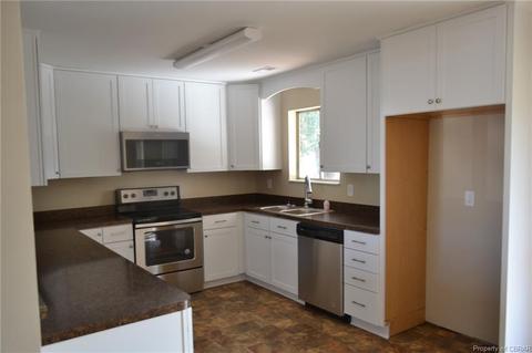 7546 Hoefork Ln, Gloucester Point, VA 23062 photo 4