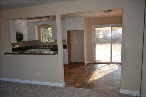 7546 Hoefork Ln, Gloucester Point, VA 23062 photo 9