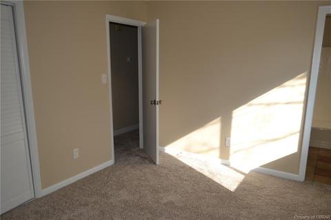 7546 Hoefork Ln, Gloucester Point, VA 23062 photo 12