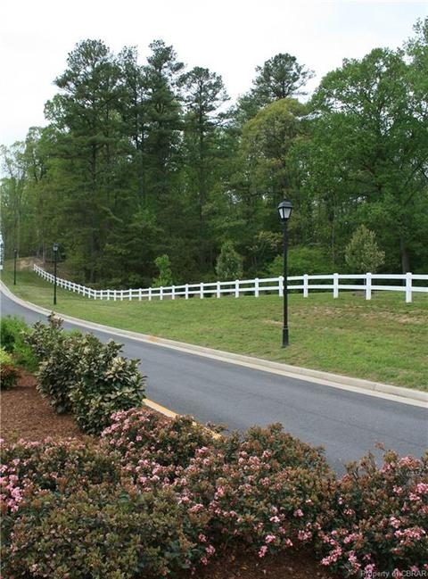 8565 Patrick Henry Way, Gloucester, VA 23061 photo 3