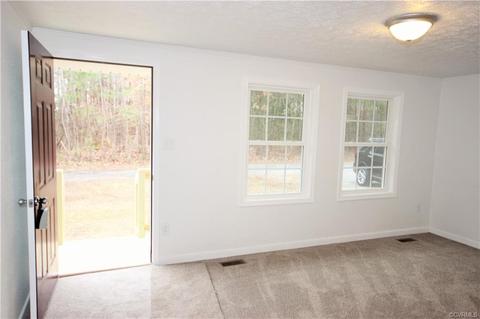 121 Robin Ln, Hanover, VA 23069 photo 5