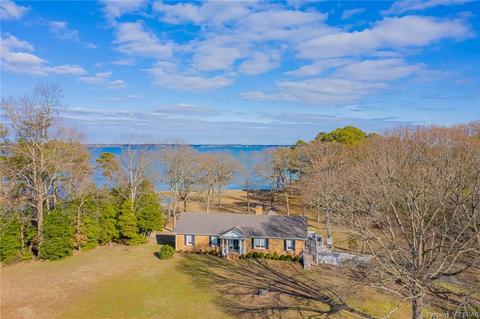 2966 Greys Point Rd, Topping, VA 23169 photo 1