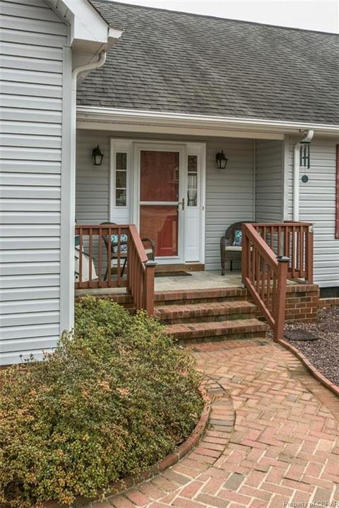 6622 Magnolia Dr, Gloucester, VA 23061 photo 2