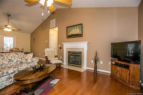 6622 Magnolia Dr, Gloucester, VA 23061 photo 6