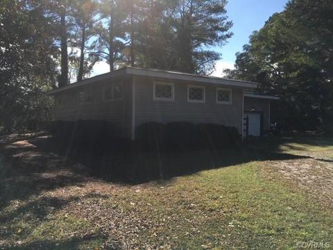 7054 E View Rd, Hayes, VA 23072 photo 3