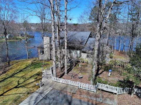 2001 Oakengate Ln, Midlothian, VA 23113 photo 1