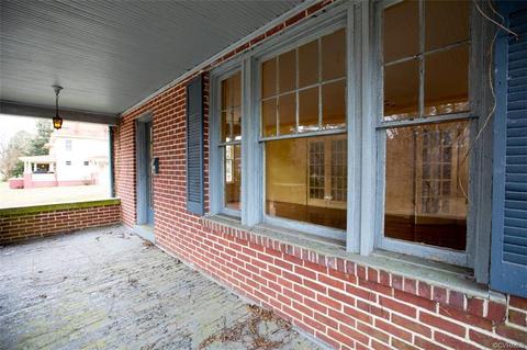 201 Guy Ave, Crewe, VA 23930 photo 3