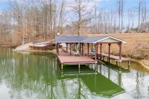 38 Rose Cir, Bumpass, VA 23024 photo 4