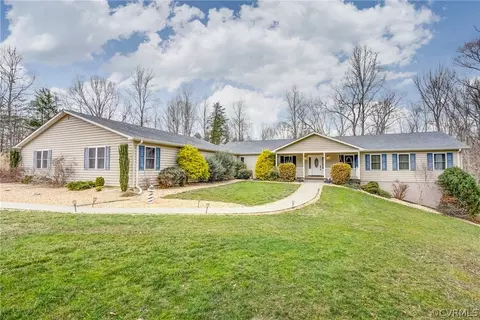 38 Rose Cir, Bumpass, VA 23024 photo 2
