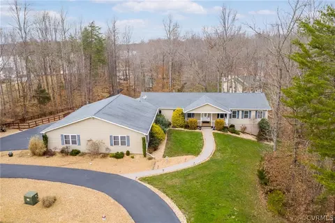 38 Rose Cir, Bumpass, VA 23024 photo 1